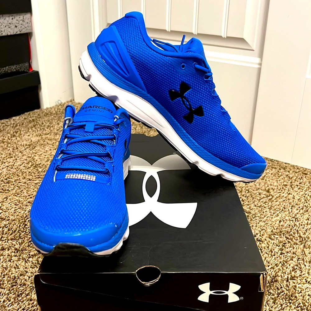 MENS BN in box UA Gemini